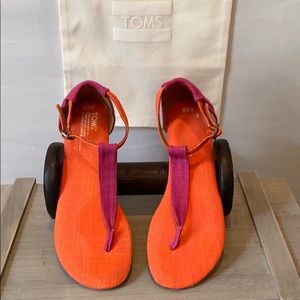 Toms Fuchsia & Orange Playa Sandals Super Cute!